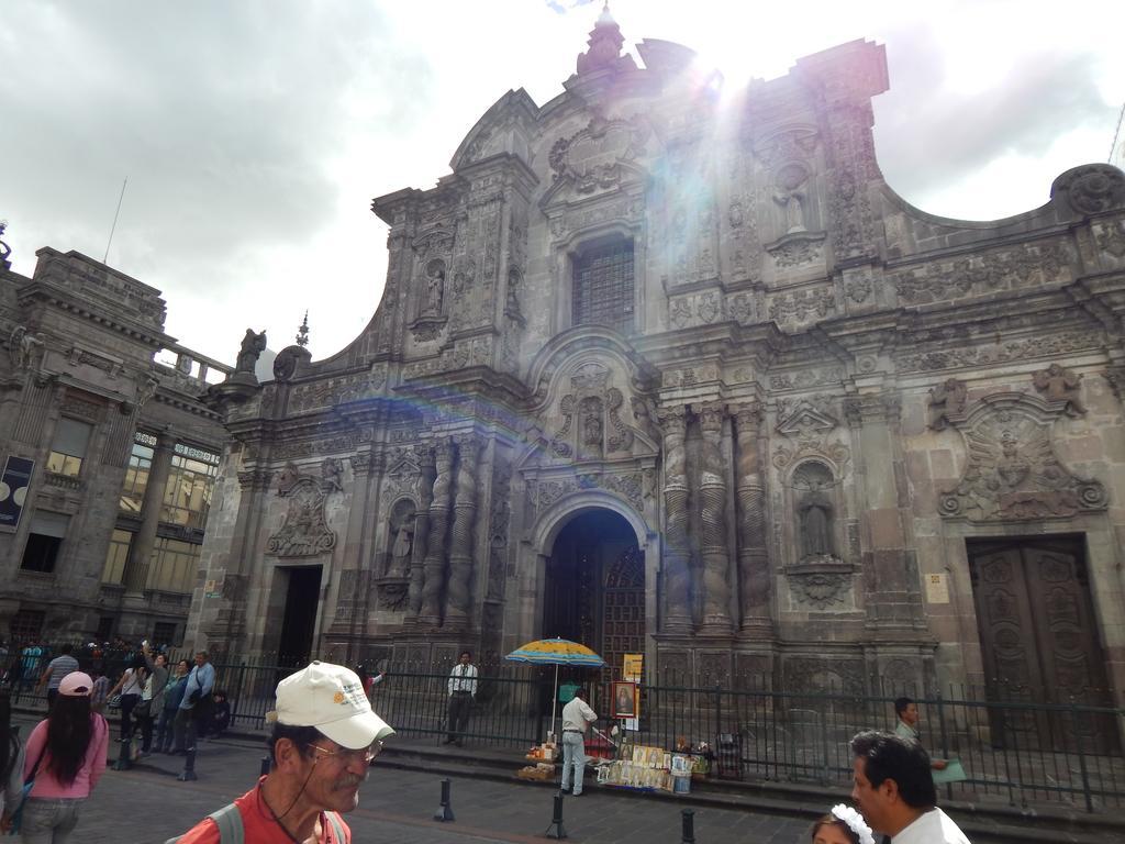 Departamento Quito Historicoアパートメント エクステリア 写真